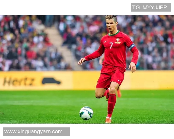 足球明星职业生涯全景解析与成就展示 足球明星职业生涯全景解析与成就展示